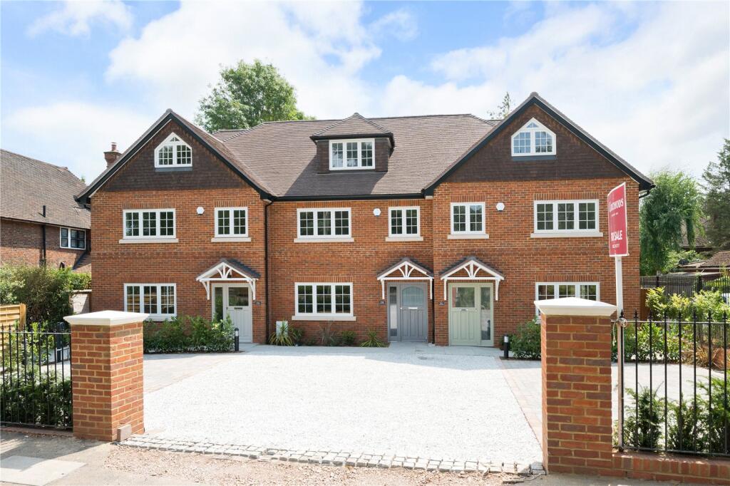 4 bed End of Terrace for rent in Weybridge. From Curchods Estate Agents - Weybridge