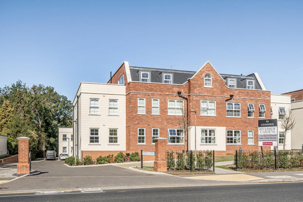 2 bed 1st Floor Flat for rent in Weybridge. From Curchods Estate Agents - Weybridge