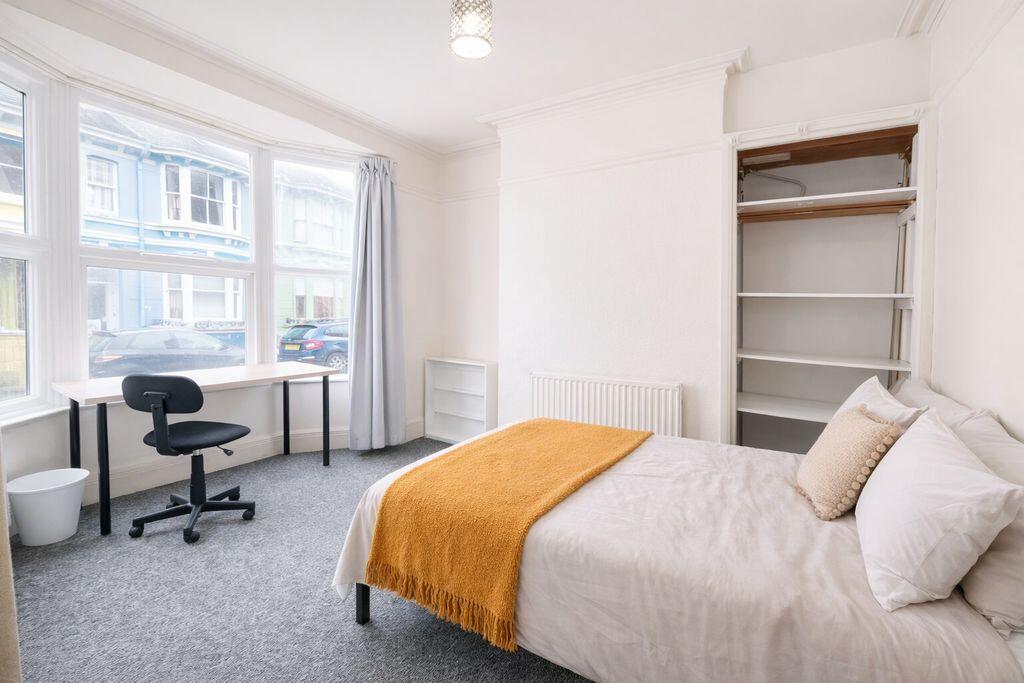 5 bed Mid Terraced House for rent in Brighton and Hove. From Coapt - Brighton