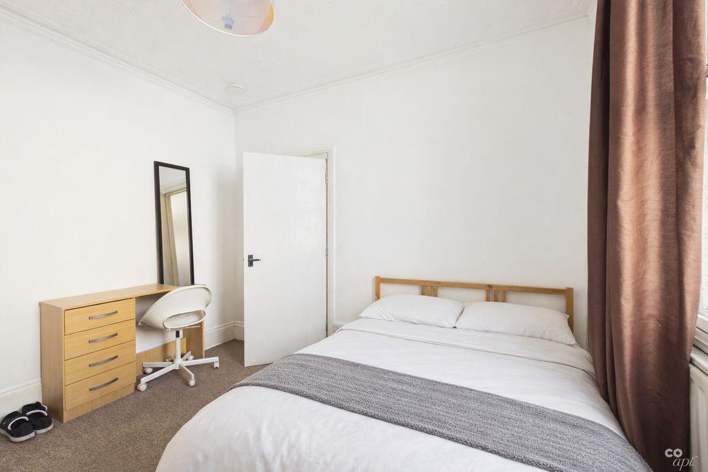 6 bed Mid Terraced House for rent in Brighton and Hove. From Coapt - Brighton