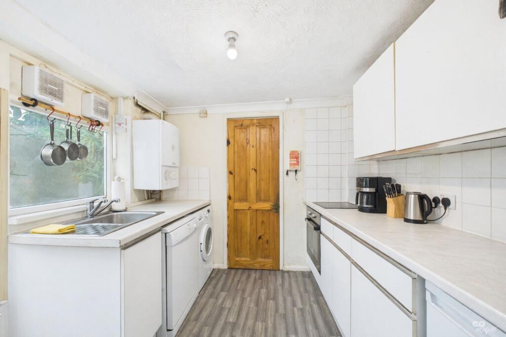 5 bed Mid Terraced House for rent in Brighton and Hove. From Coapt - Brighton 5 bed Mid Terraced House for rent in Brighton and Hove. From Coapt - Brighton