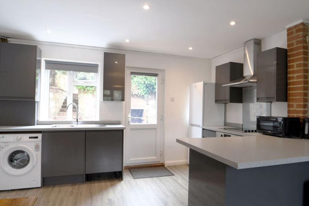 5 bed Mid Terraced House for rent in Ovingdean. From Coapt - Brighton 5 bed Mid Terraced House for rent in Ovingdean. From Coapt - Brighton