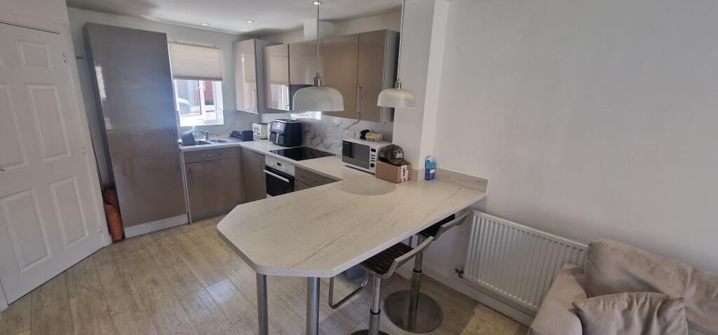 2 bed Mid Terraced House for rent in Parkfield. From Connells Lettings - Kingswood