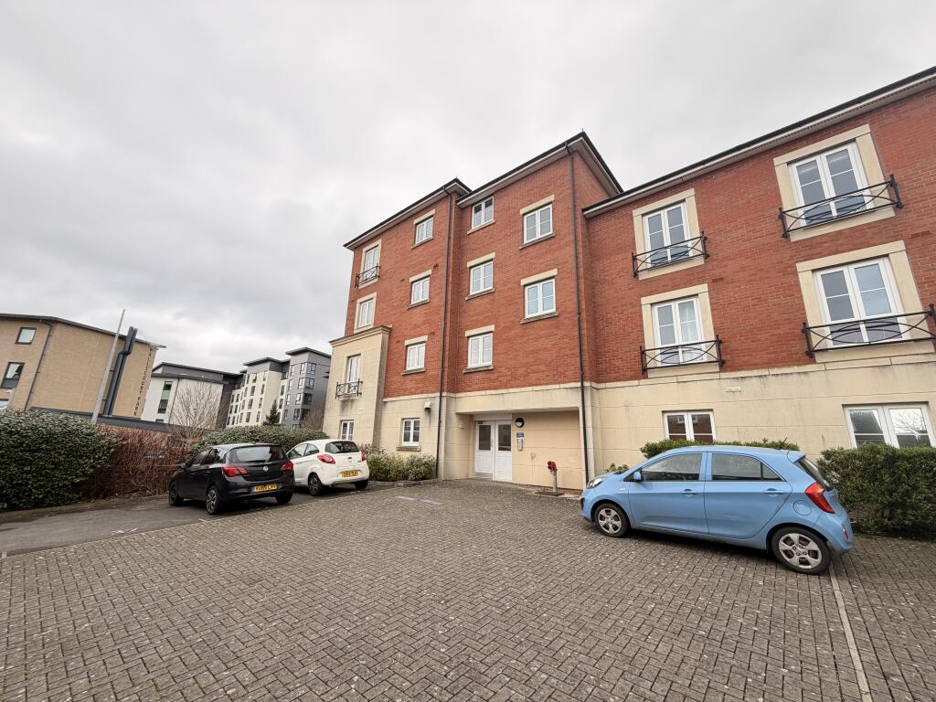 2 bed 1st Floor Flat for rent in Broomhill. From Connells Lettings - Kingswood