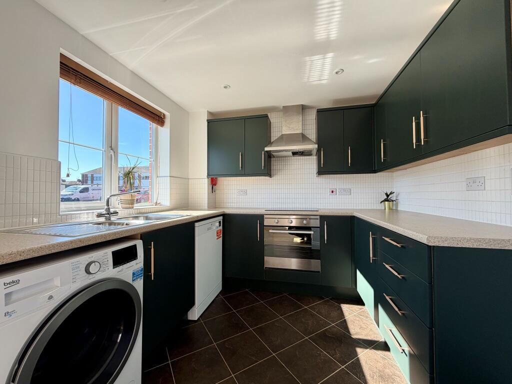 2 bed 1st Floor Flat for rent in Warwick. From Connells - Leamington Spa