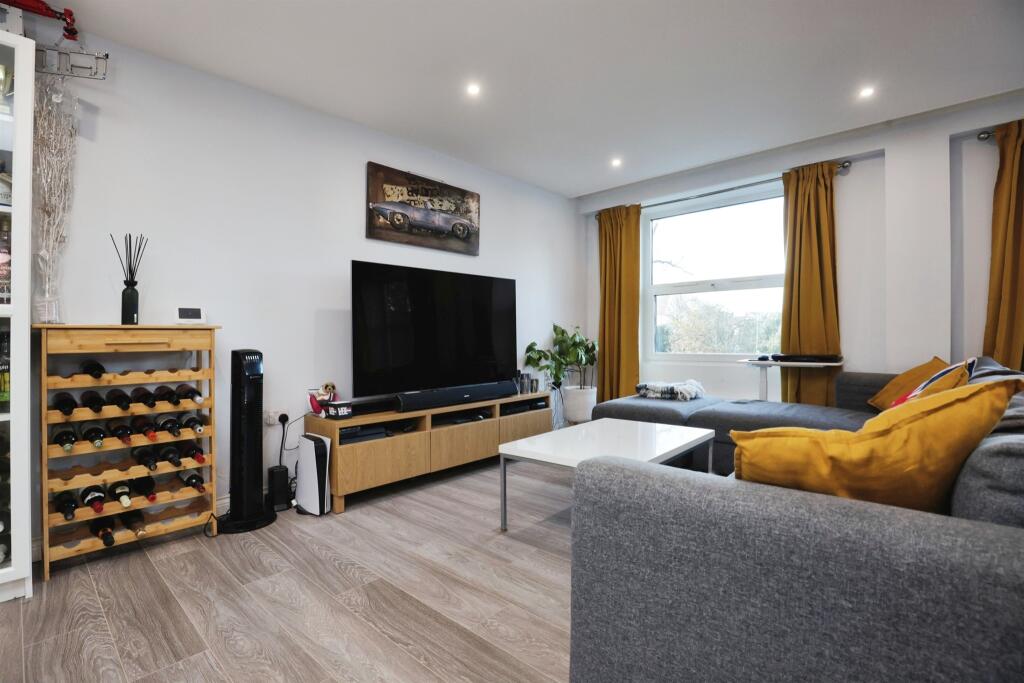 2 bed Apartment for rent in Royal Leamington Spa. From Connells - Leamington Spa
