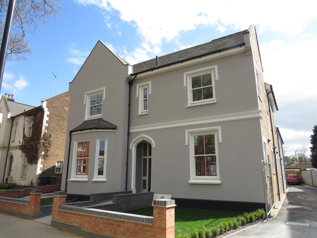 2 bed Penthouse for rent in Whitnash. From Connells - Leamington Spa