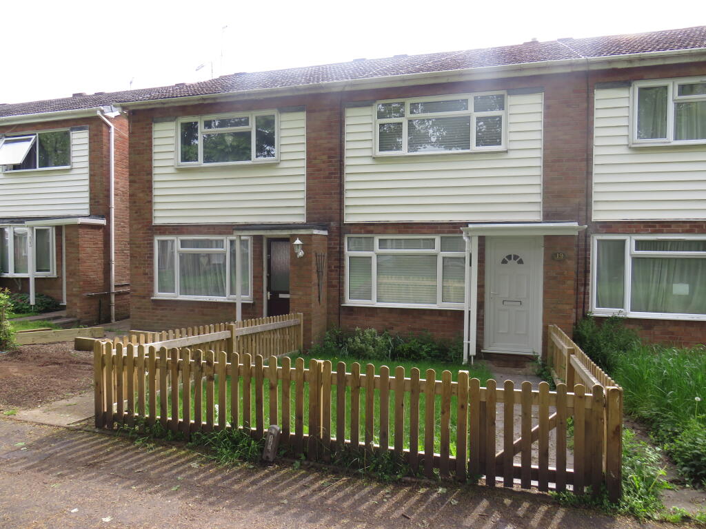2 bed Mid Terraced House for rent in Warwick. From Connells - Leamington Spa 2 bed Mid Terraced House for rent in Warwick. From Connells - Leamington Spa