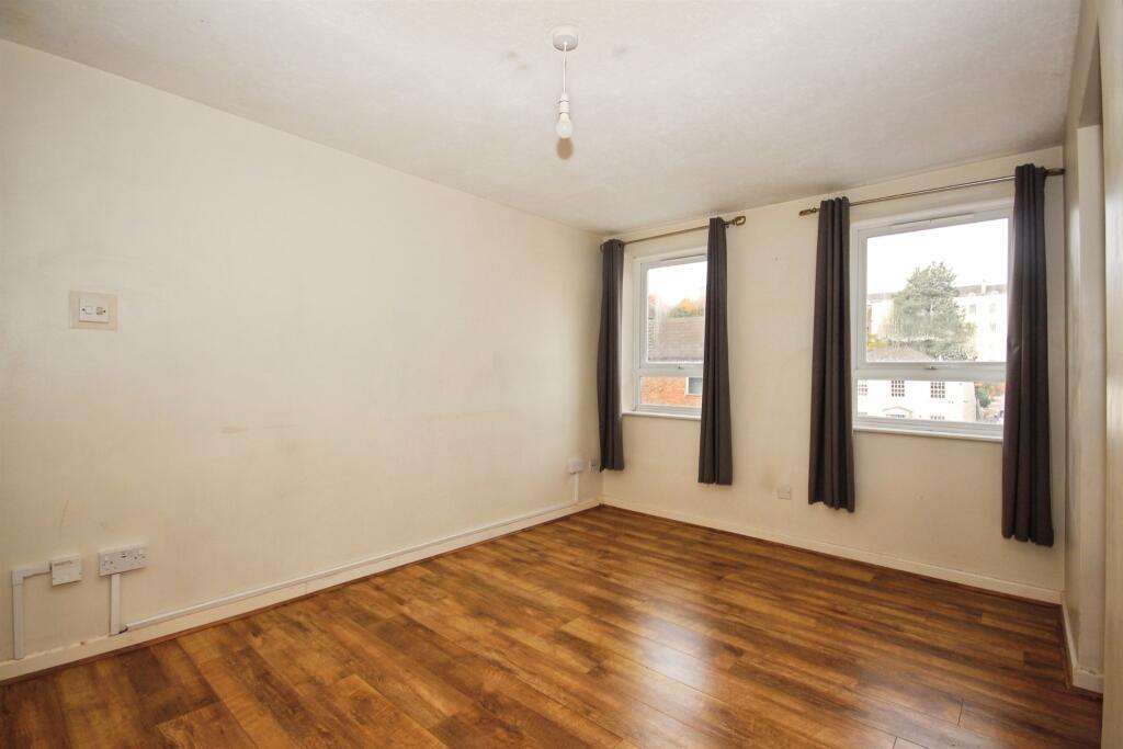 2 bed Apartment for rent in Royal Leamington Spa. From Connells - Leamington Spa