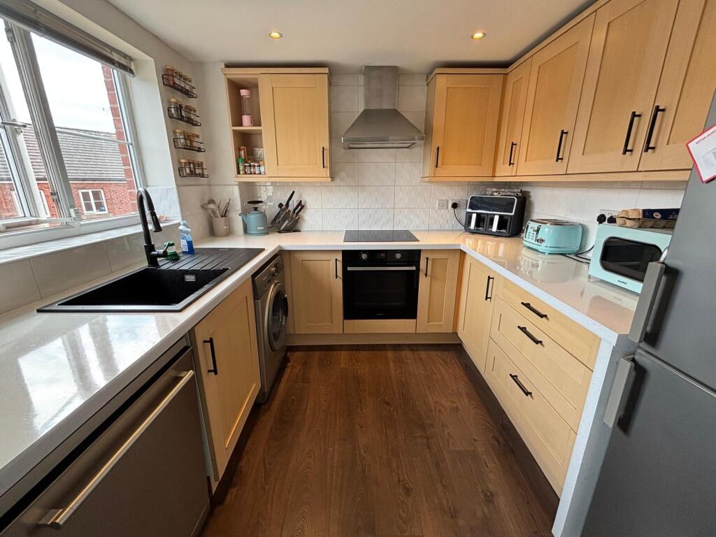 2 bed 1st Floor Flat for rent in Warwick. From Connells - Leamington Spa