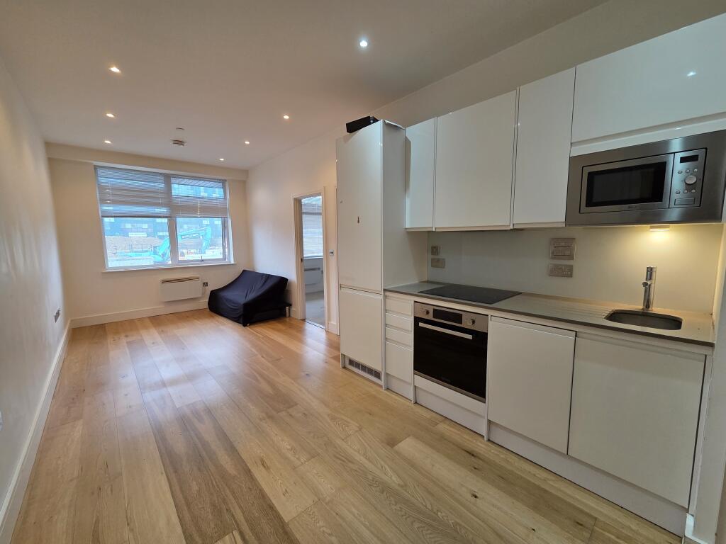 2 bed Apartment for rent in Pepperstock. From Connells - Luton