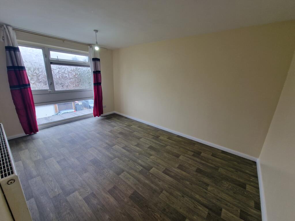 2 bed Apartment for rent in Streatley. From Connells - Luton