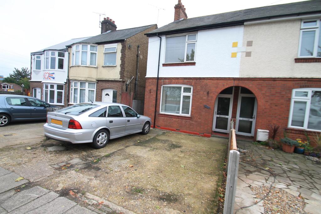 3 bed Semi Detached for rent in Chalton. From Connells - Luton 3 bed Semi Detached for rent in Chalton. From Connells - Luton