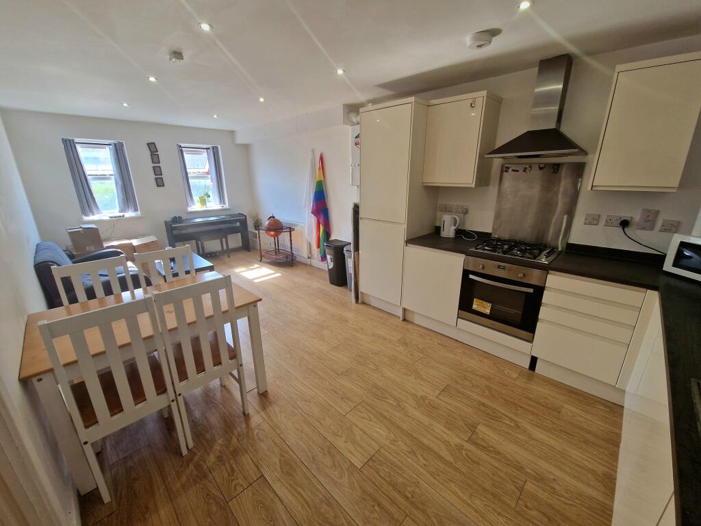 2 bed Apartment for rent in Cockernhoe. From Connells - Luton