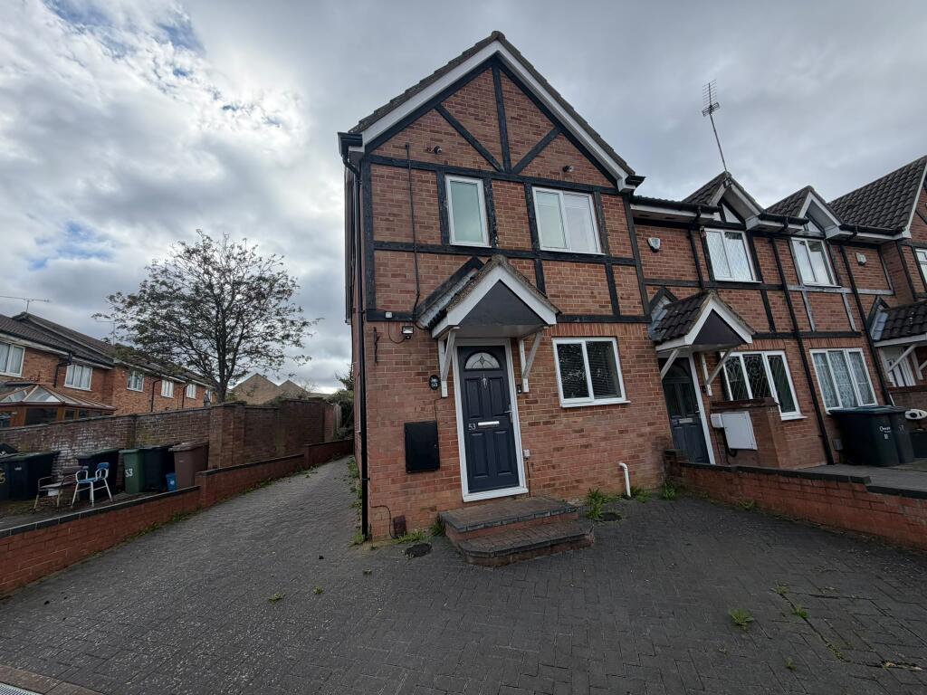 3 bed Mid Terraced House for rent in Chalton. From Connells - Luton