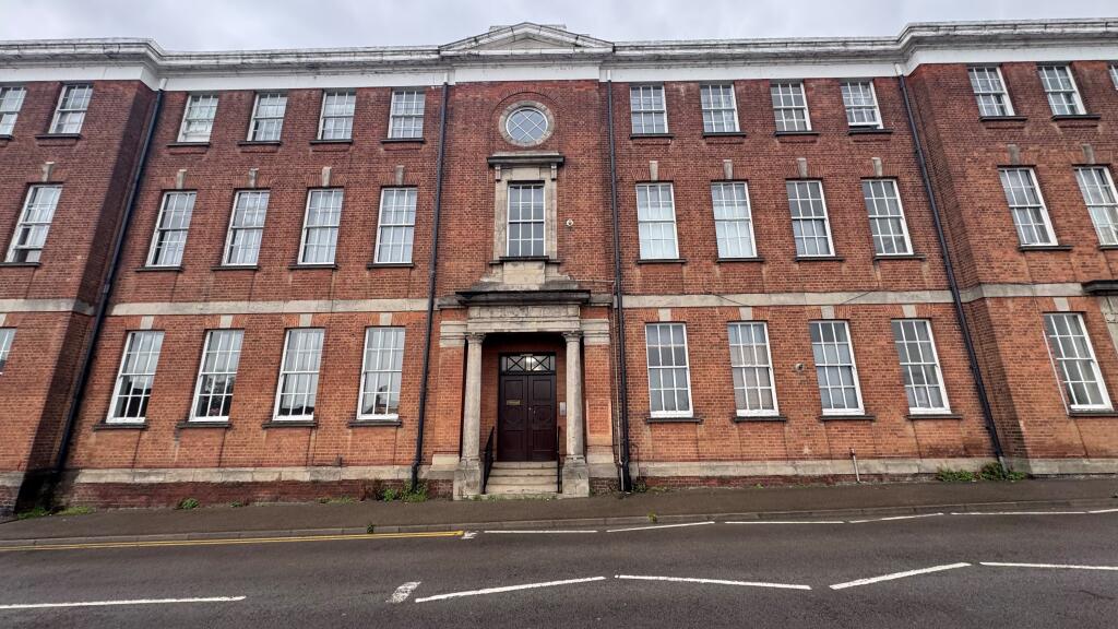 3 bed 1st Floor Flat for rent in Rushden. From Connells Lettings - Northampton