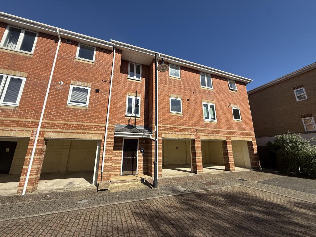 2 bed 1st Floor Flat for rent in Chatham. From Connells Lettings - Rainham 2 bed 1st Floor Flat for rent in Chatham. From Connells Lettings - Rainham