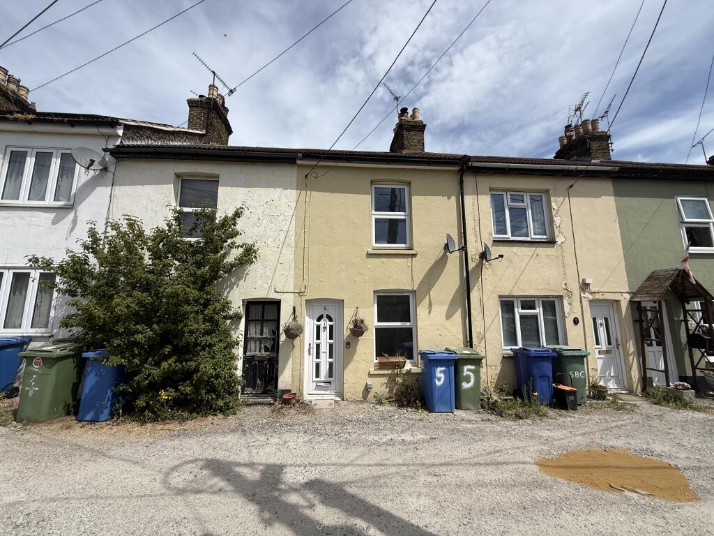 3 bed Mid Terraced House for rent in Moor Street. From Connells Lettings - Rainham