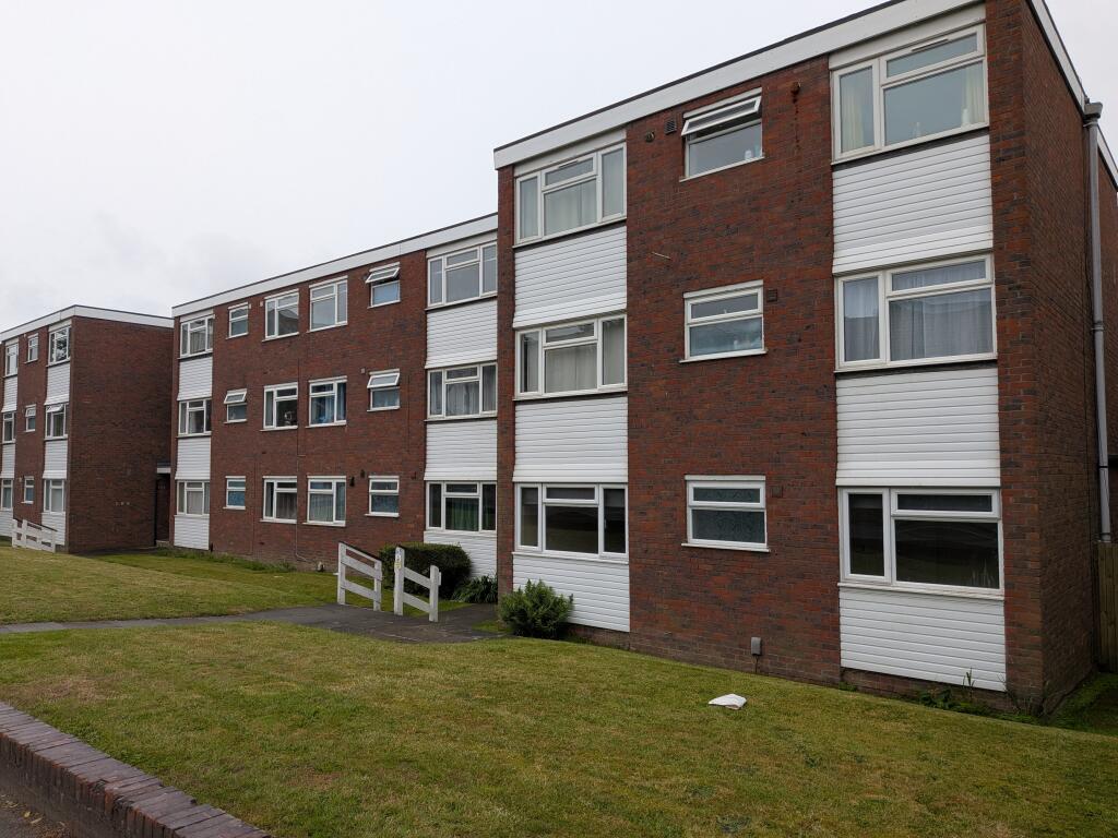 3 bed Apartment for rent in Redhill. From Connells - Redhill 3 bed Apartment for rent in Redhill. From Connells - Redhill