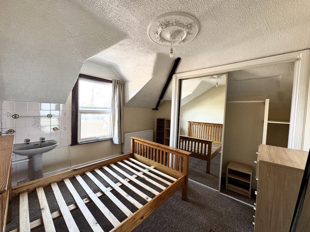 1 bed 1st Floor Flat for rent in Stapleton. From Connells Lettings - Southville