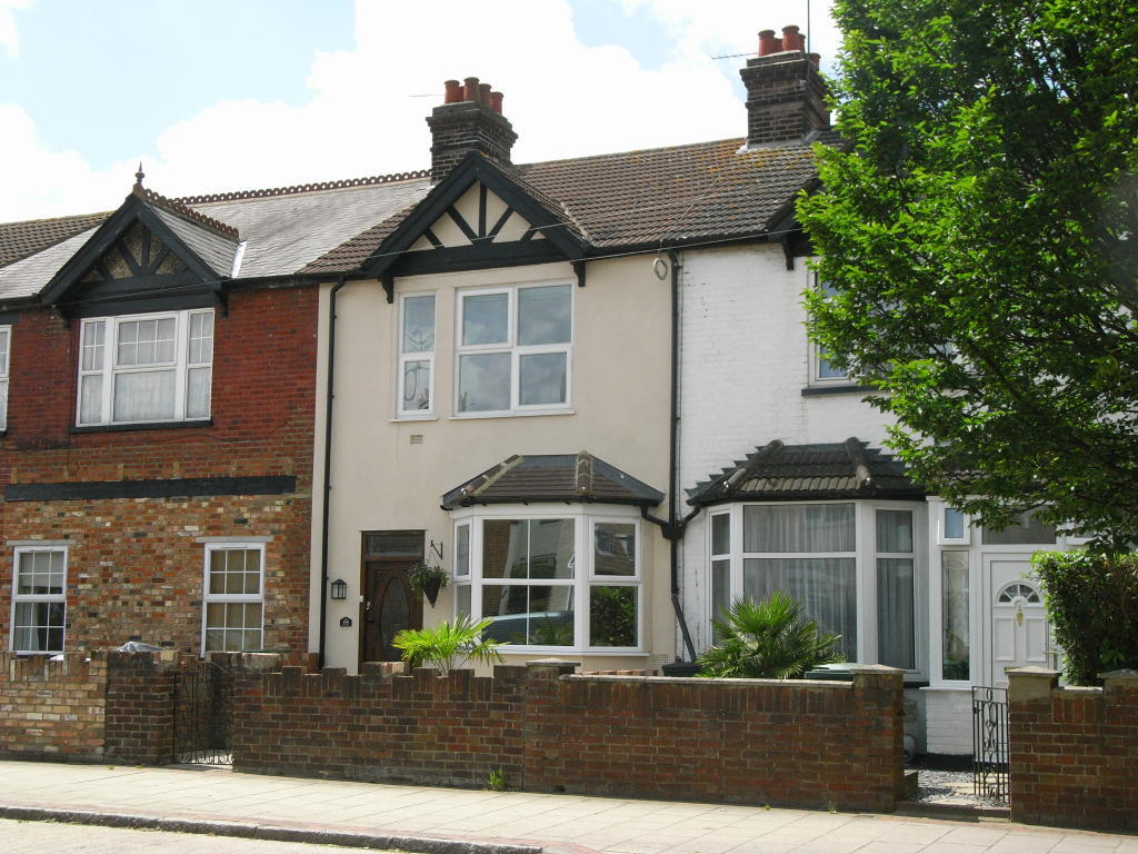 4 bed Studio for rent in Frogmore. From Connells - St Albans 4 bed Studio for rent in Frogmore. From Connells - St Albans