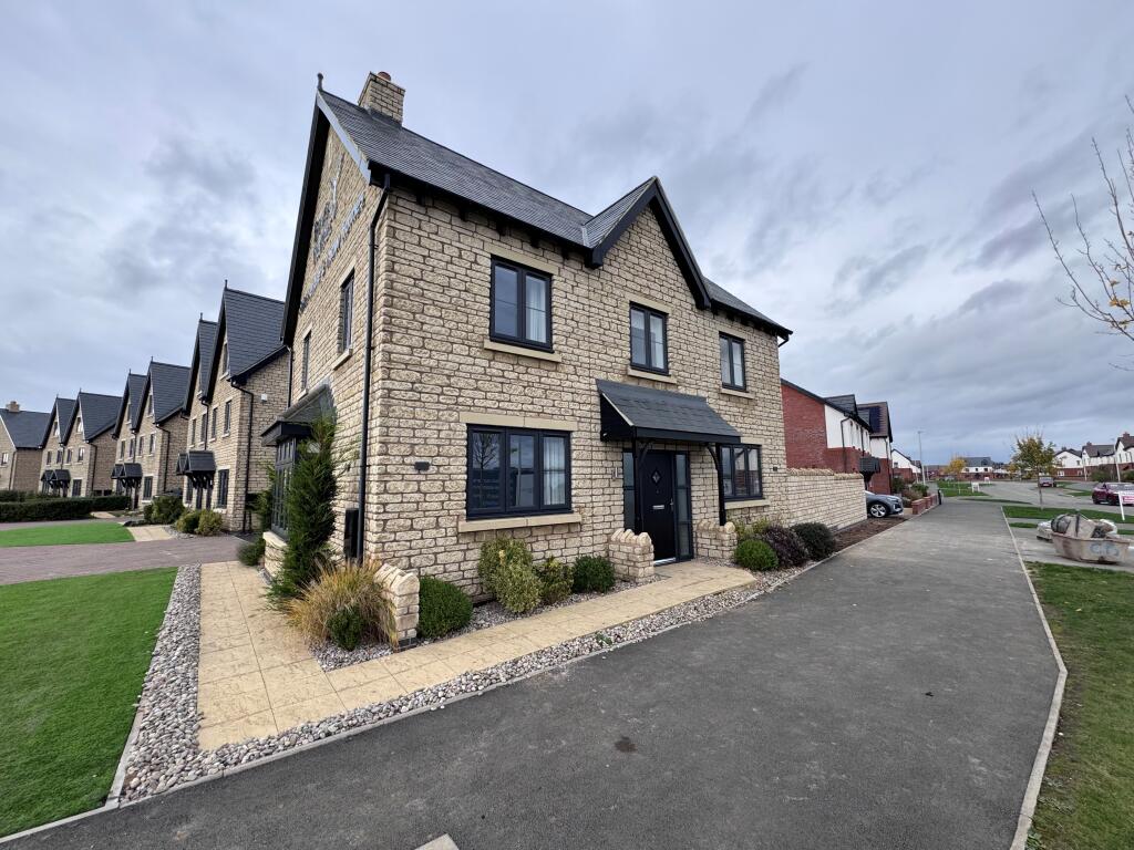 4 bed Detached for rent in Stratford-upon-Avon. From Connells Lettings - Stratford-upon-Avon