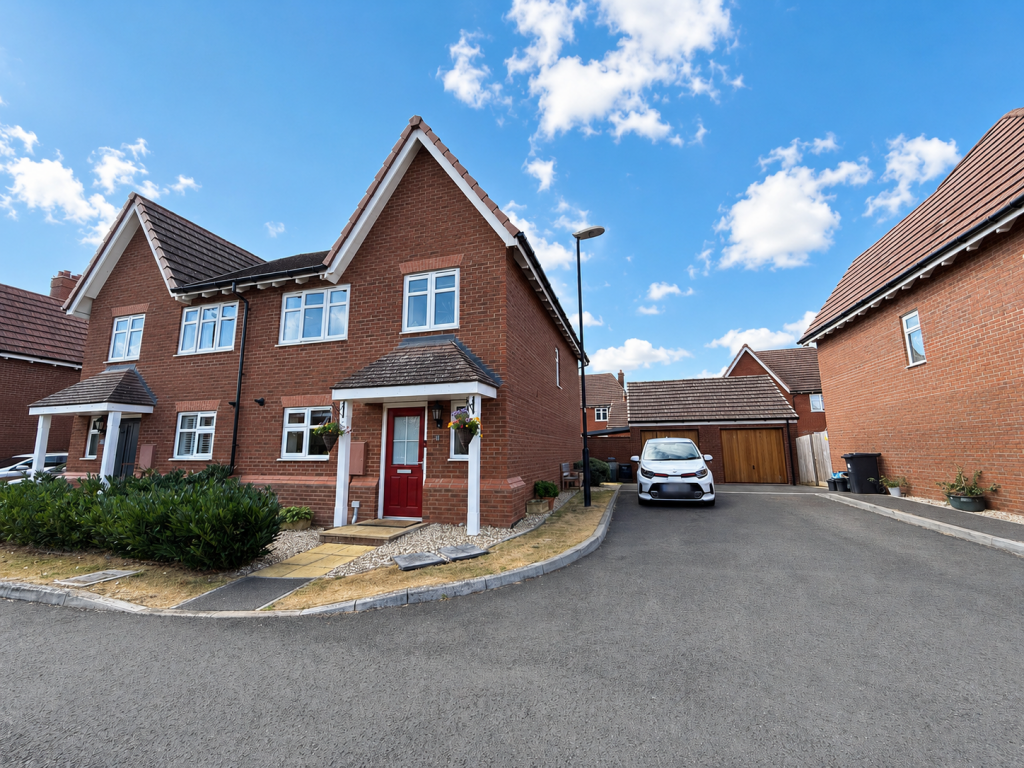 4 bed Semi Detached for rent in Blunsdon St Andrew. From Connells - Swindon (North) 4 bed Semi Detached for rent in Blunsdon St Andrew. From Connells - Swindon (North)