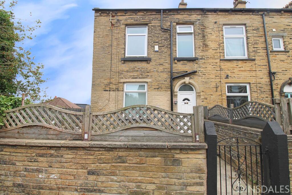 2 bed Mid Terraced House for rent in Bradford. From Dinsdales Estates - Bradford 2 bed Mid Terraced House for rent in Bradford. From Dinsdales Estates - Bradford