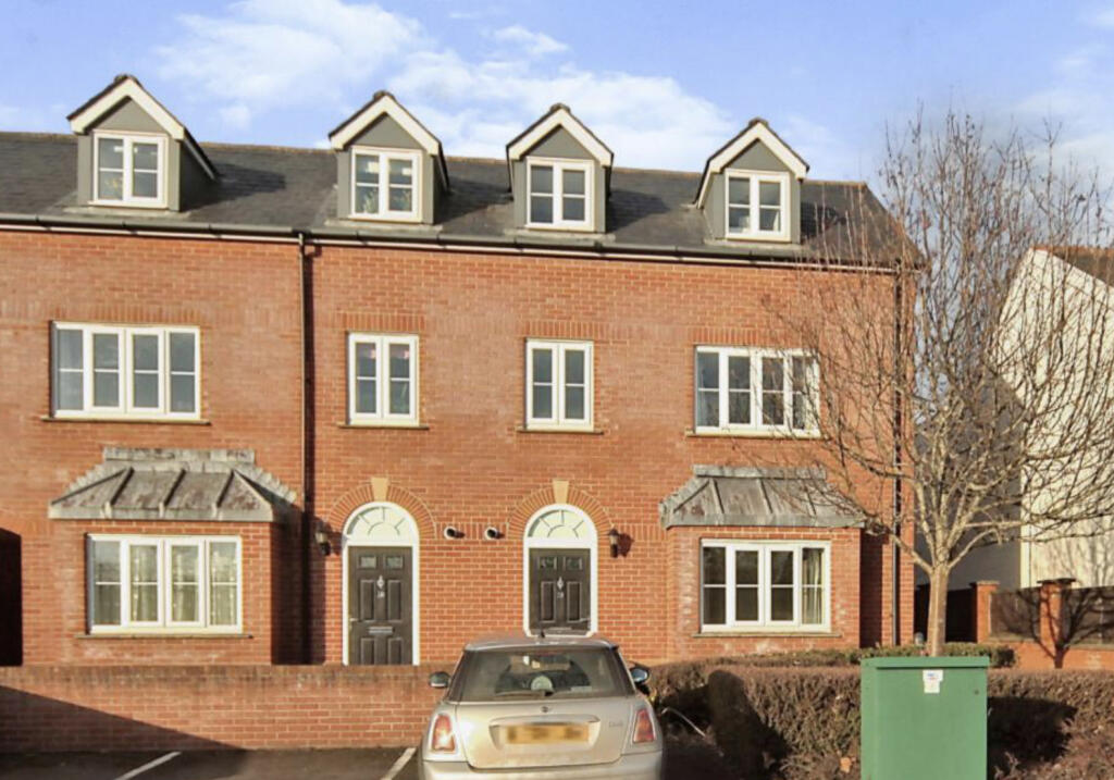 2 bed 1st Floor Flat for rent in Staplegrove. From Connells - Taunton