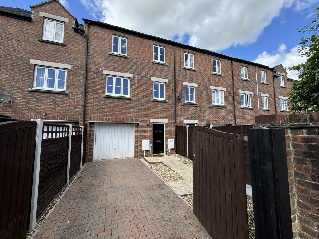 4 bed Town House for rent in Taunton. From Connells - Taunton 4 bed Town House for rent in Taunton. From Connells - Taunton