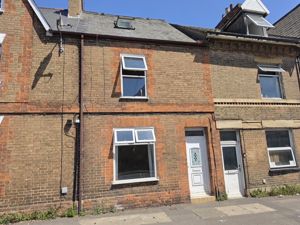 2 bed Mid Terraced House for rent in Taunton. From Connells - Taunton