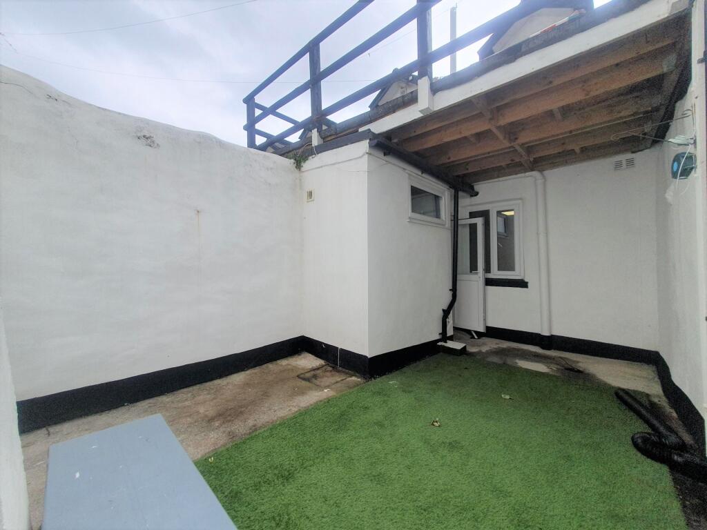 1 bed 1st Floor Flat for rent in Torquay. From Connells - Torquay