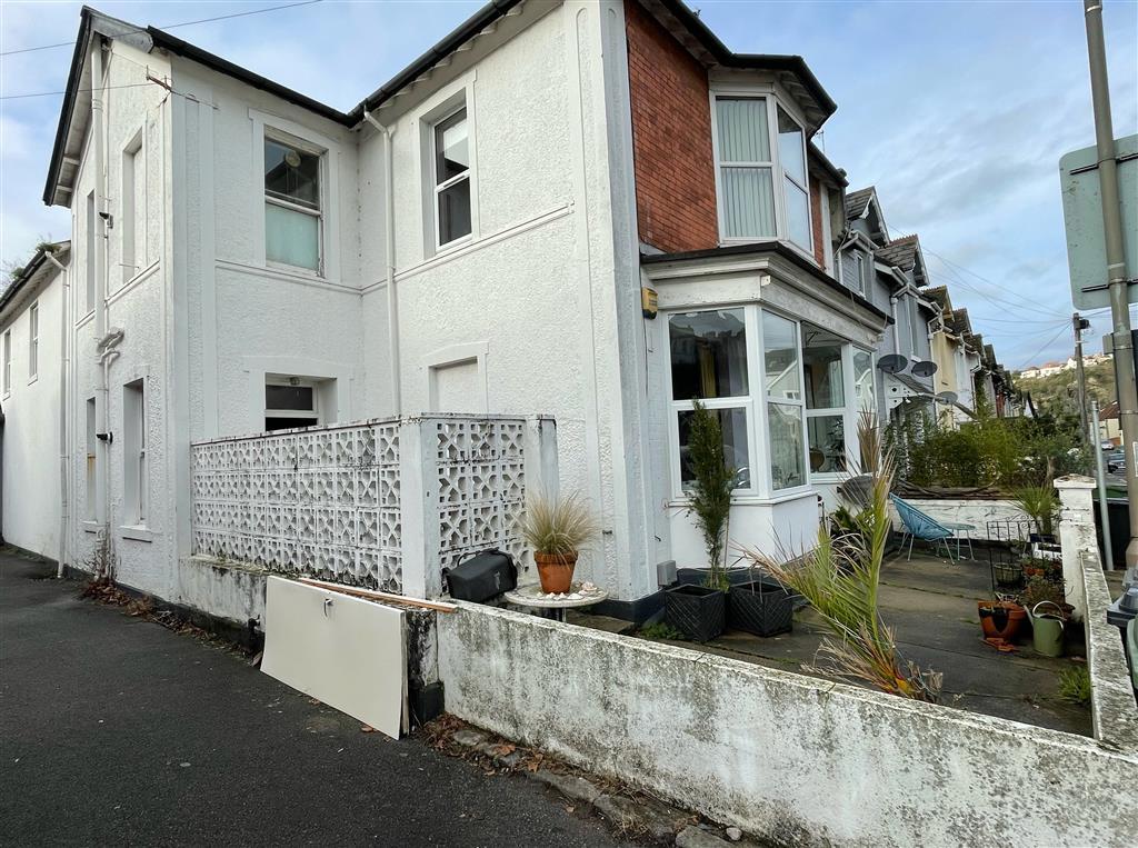 2 bed 1st Floor Flat for rent in Torquay. From Connells - Torquay