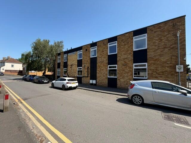 2 bed 1st Floor Flat for rent in Larkfield. From Connells - West Malling