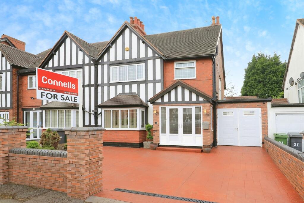 4 bed Detached for rent in Wolverhampton. From Connells - Wolverhampton