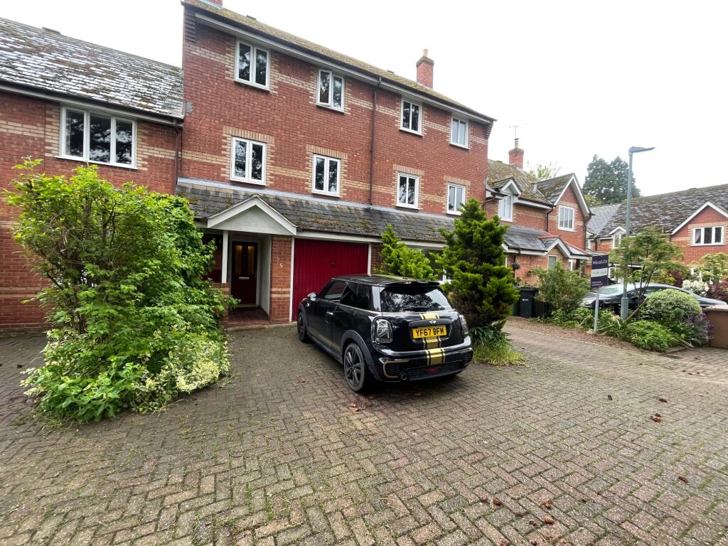 4 bed Town House for rent in Worcester. From Connells - Worcester