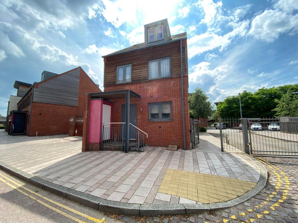 3 bed Detached for rent in Worcester. From Connells - Worcester