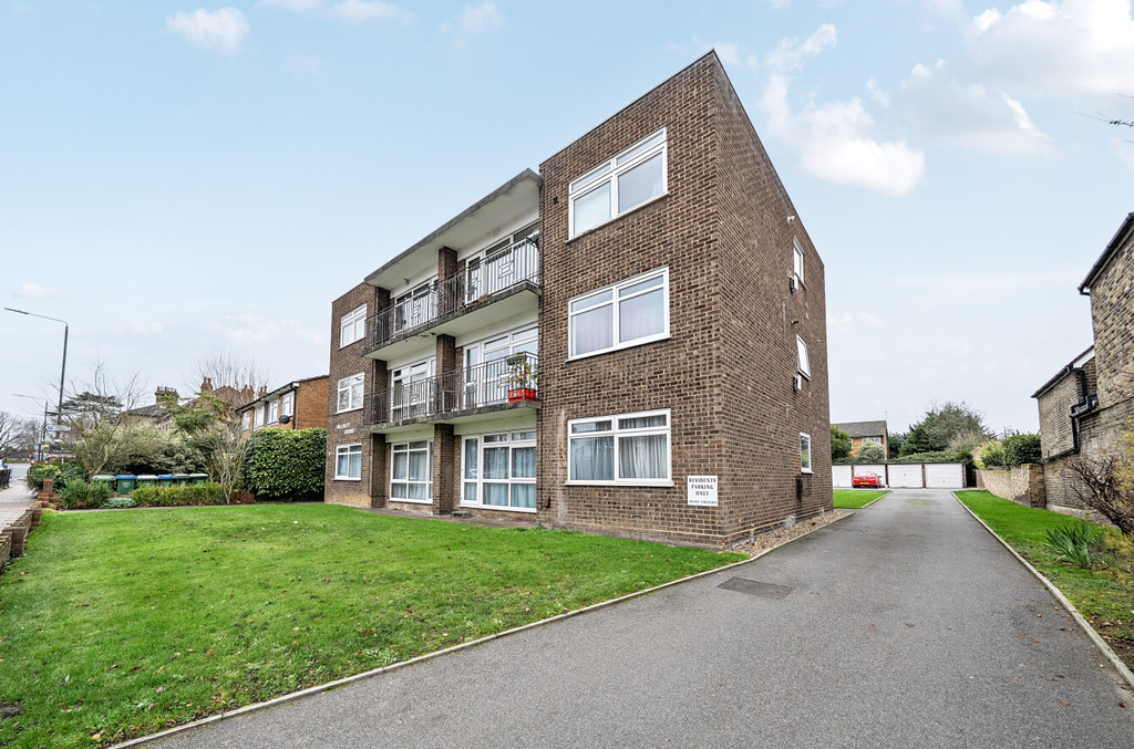 2 bed Flat/Apartment for rent in Ruxley. From Drewery Property Services - Sidcup