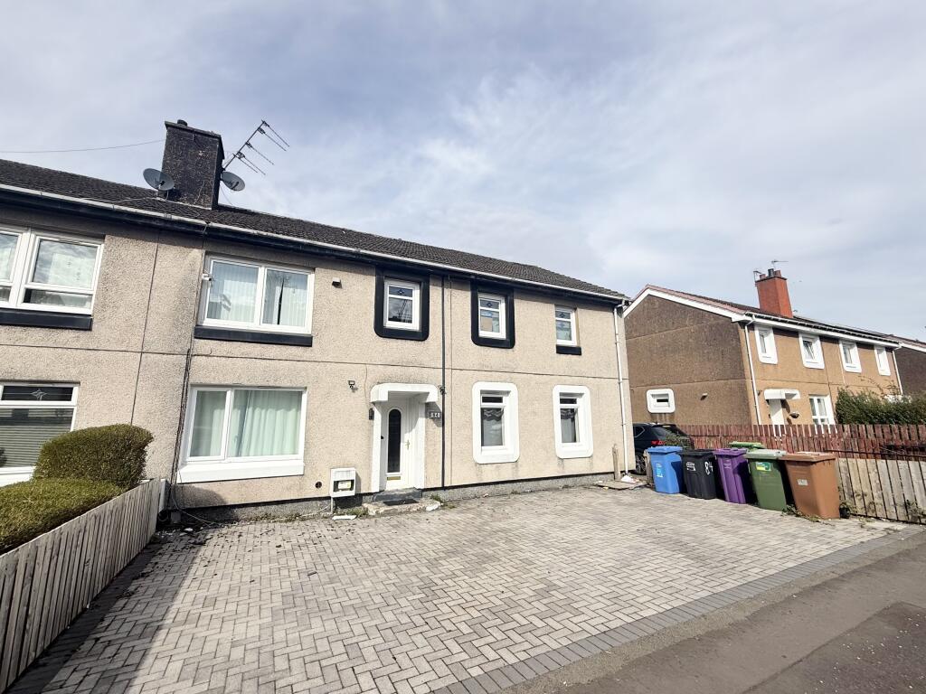 4 bed Mid Terraced House for rent in Bishopbriggs. From Countrywide - Glasgow City Living