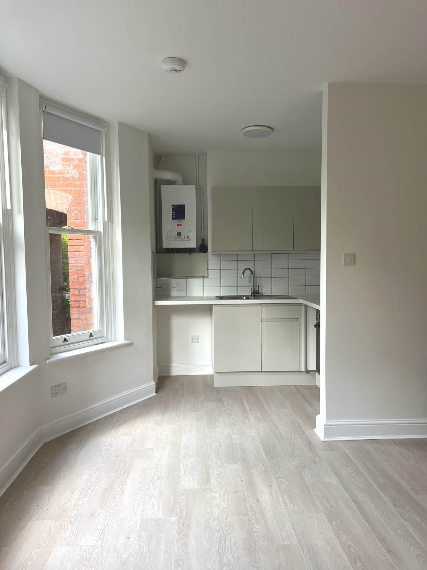 2 bed Flat for rent in London. From EJ Harris