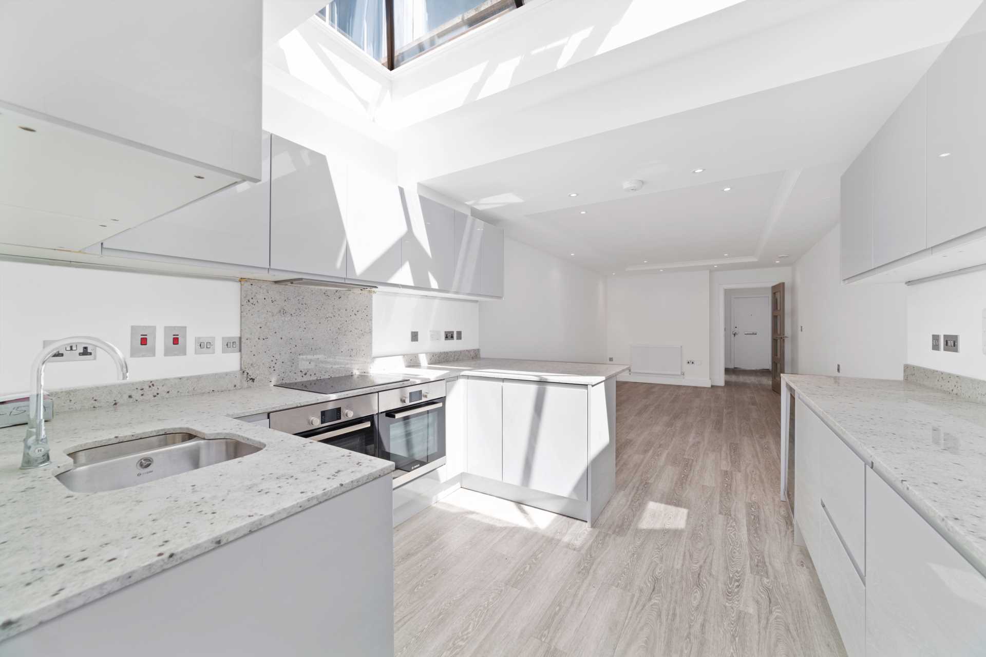 3 bed 1st Floor Flat for rent in London. From EJ Harris 3 bed 1st Floor Flat for rent in London. From EJ Harris