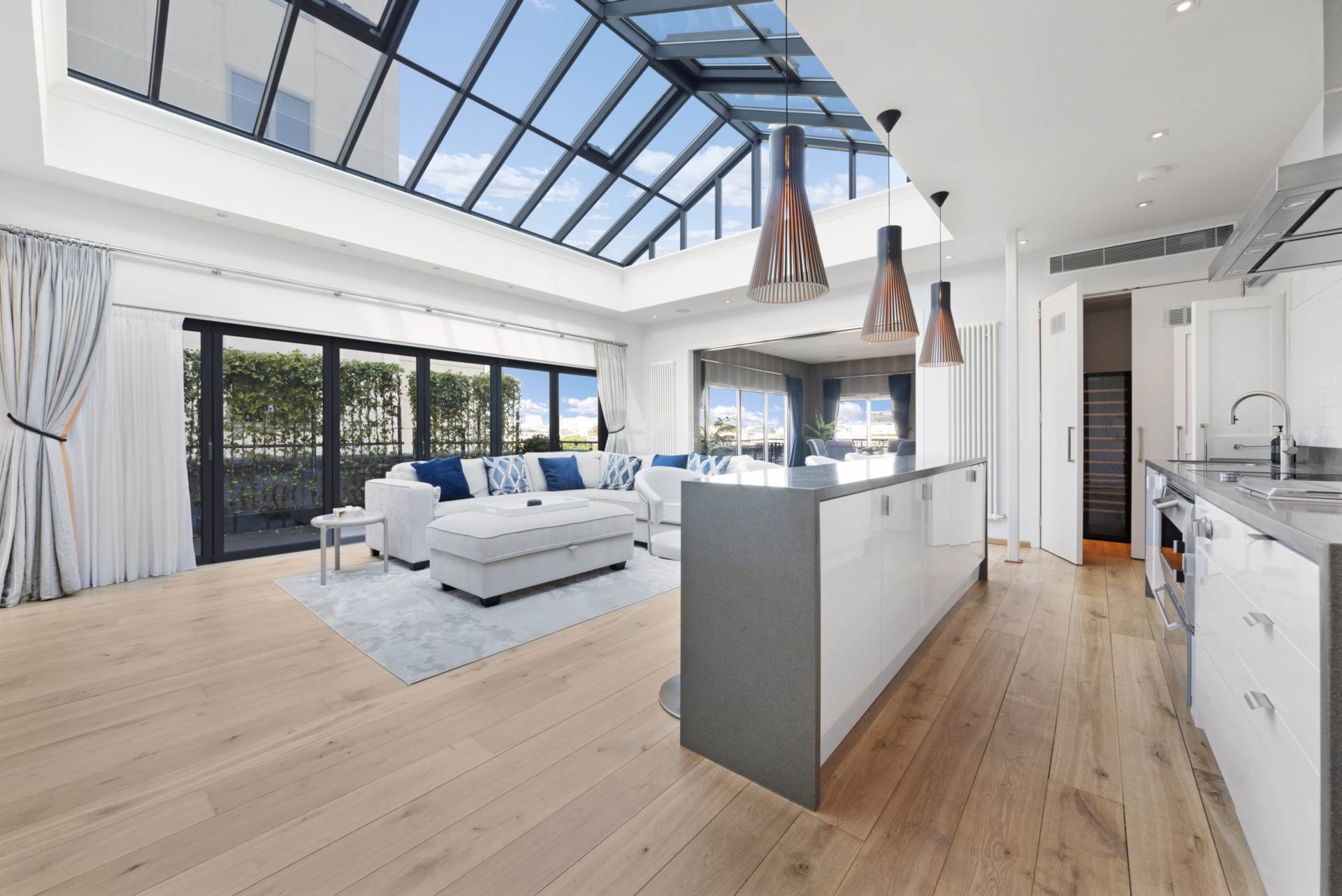 3 bed 1st Floor Flat for rent in London. From EJ Harris 3 bed 1st Floor Flat for rent in London. From EJ Harris