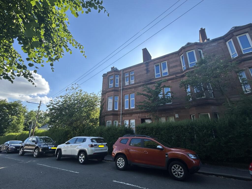 2 bed 1st Floor Flat for rent in Bearsden. From Countrywide - West End