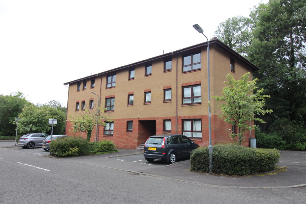 2 bed 1st Floor Flat for rent in Bowling. From Countrywide - West End