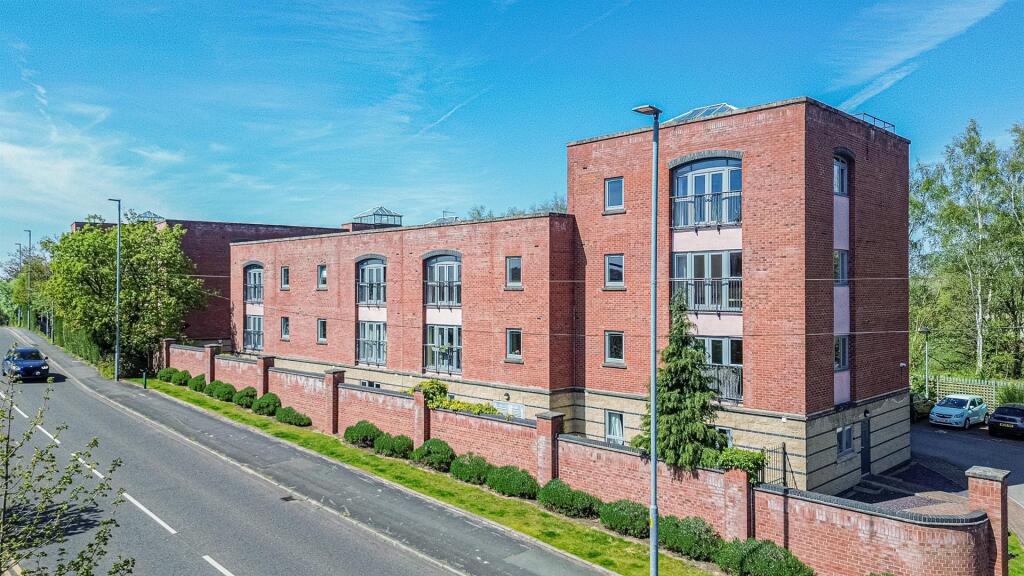 2 bed Apartment for rent in Appleton Thorn. From Cowdel Clarke - Stockton Heath