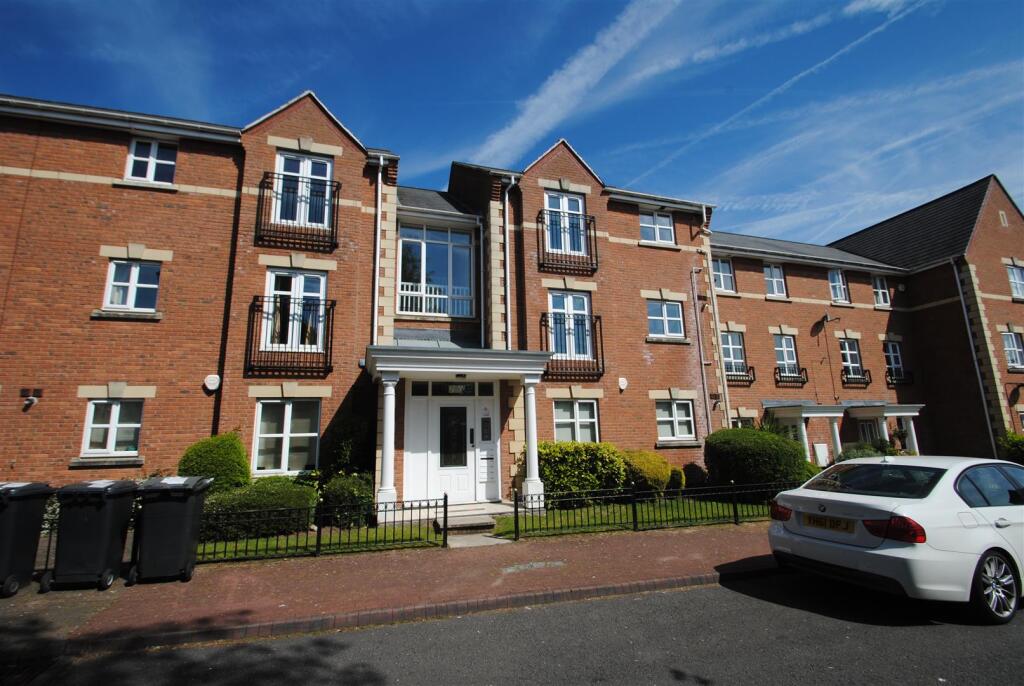 2 bed Apartment for rent in Warrington. From Cowdel Clarke - Stockton Heath 2 bed Apartment for rent in Warrington. From Cowdel Clarke - Stockton Heath