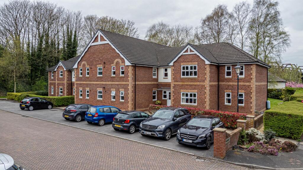 2 bed Apartment for rent in Appleton Thorn. From Cowdel Clarke - Stockton Heath