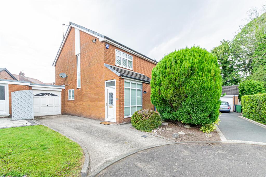 3 bed Detached for rent in Warrington. From Cowdel Clarke - Stockton Heath