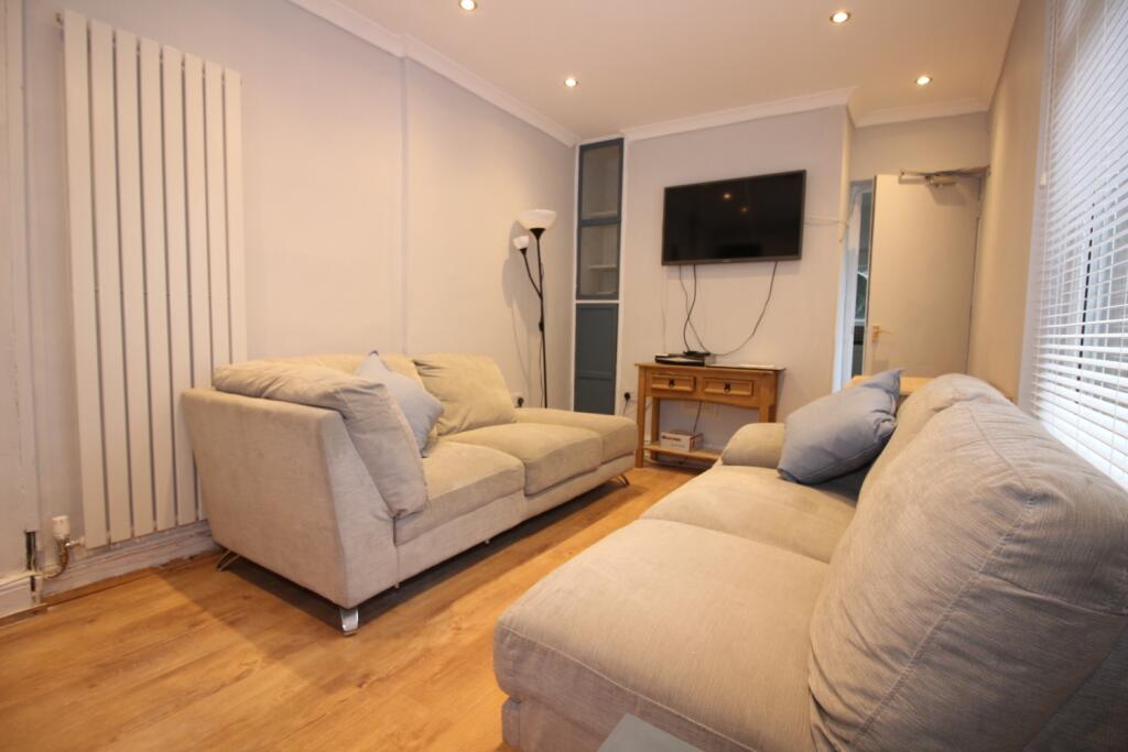 5 bed Mid Terraced House for rent in Cardiff. From CPS Homes - Cardiff 5 bed Mid Terraced House for rent in Cardiff. From CPS Homes - Cardiff