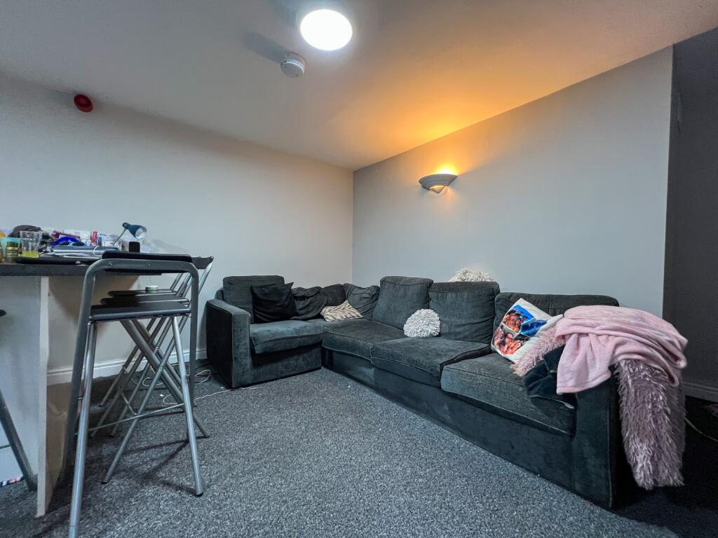 7 bed Mid Terraced House for rent in Cardiff. From CPS Homes - Cardiff 7 bed Mid Terraced House for rent in Cardiff. From CPS Homes - Cardiff